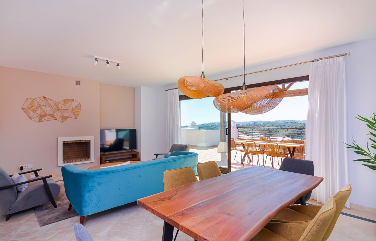 3 Bedroom Penthouse in Casares - Photo 8