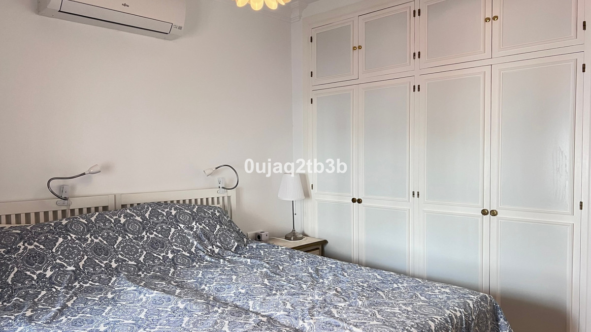 4 Bedroom Apartment in Marbella - Photo 37