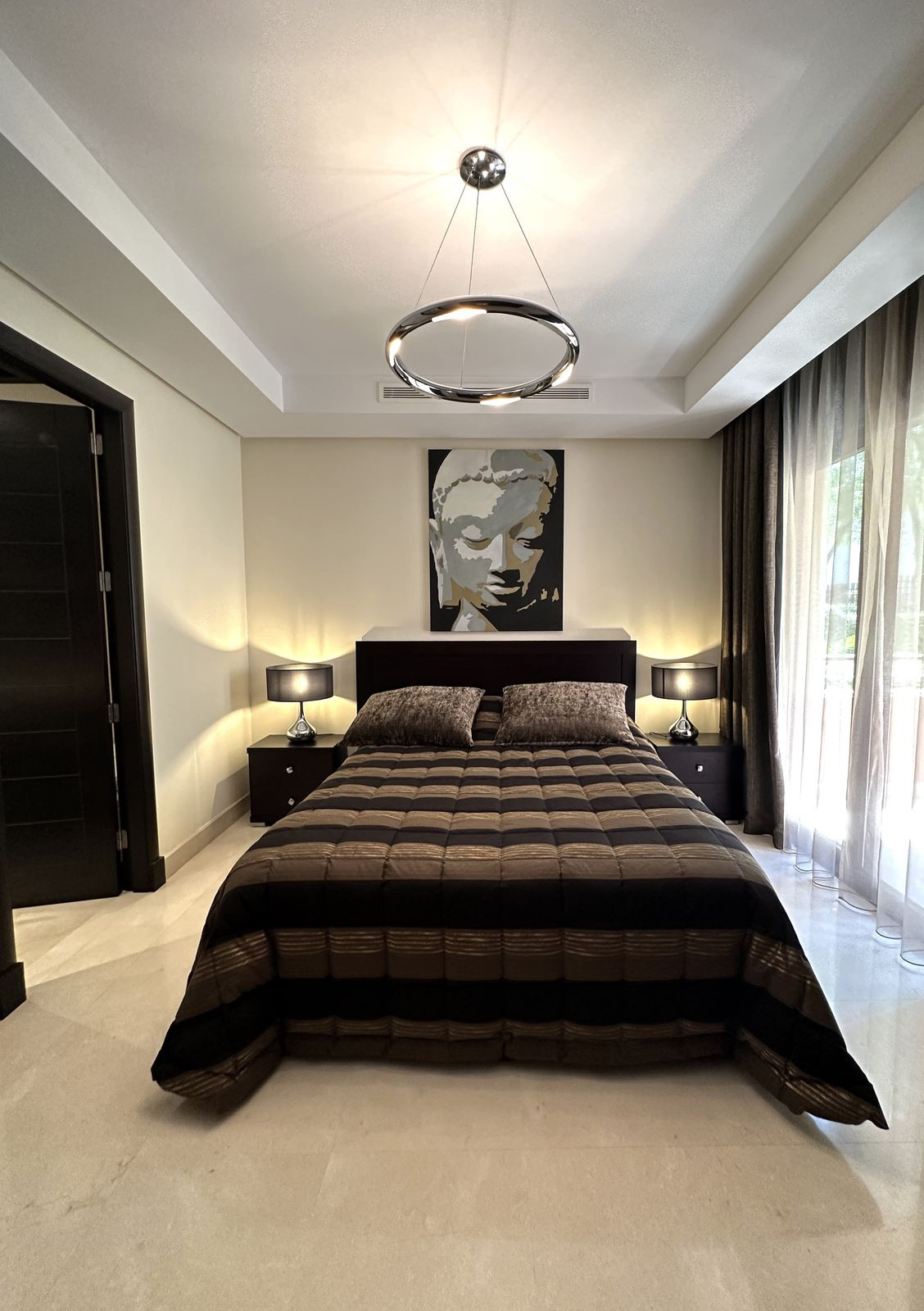 2 Bedroom Apartment in Marbella - Photo 24