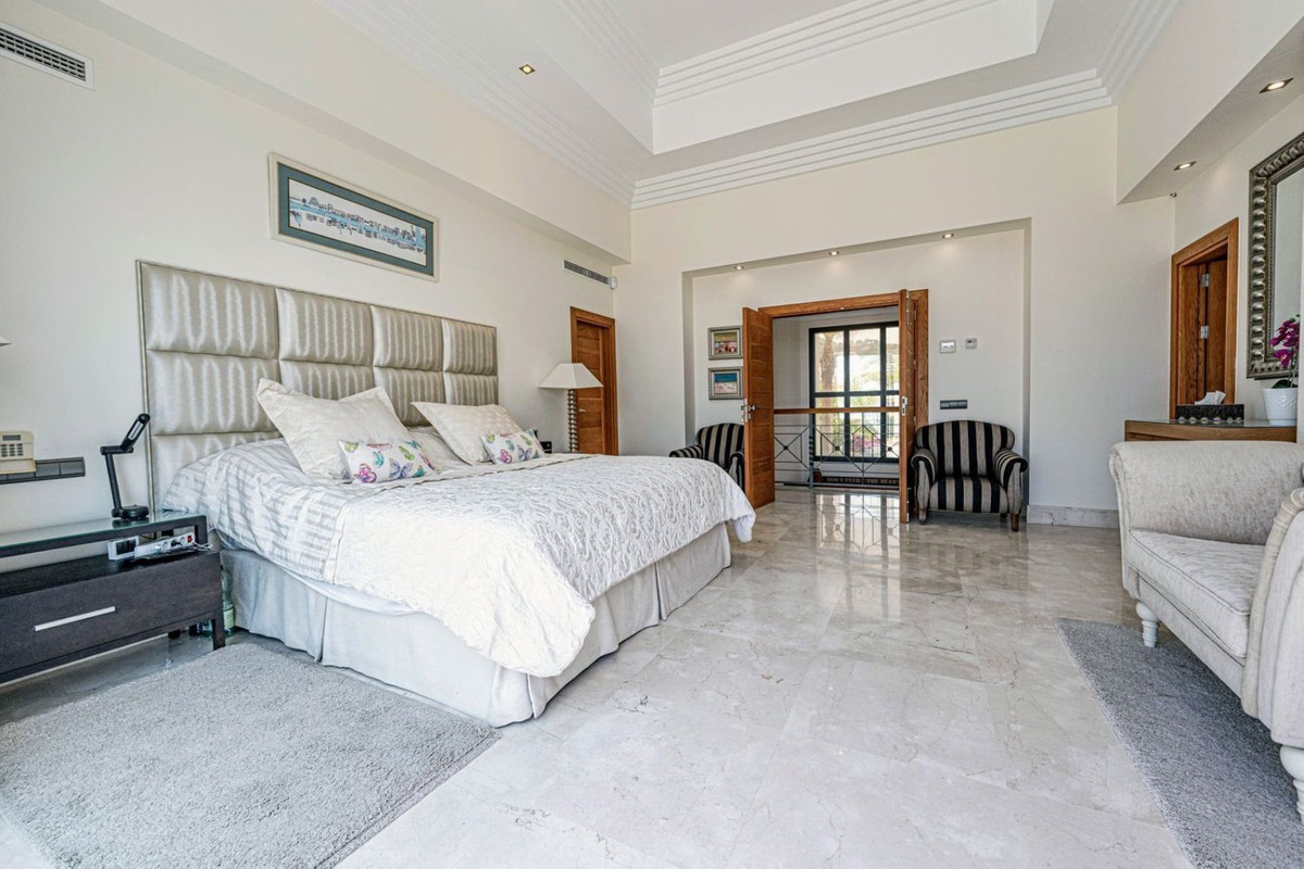 4 Bedroom Villa in Benahavís - Foto 16