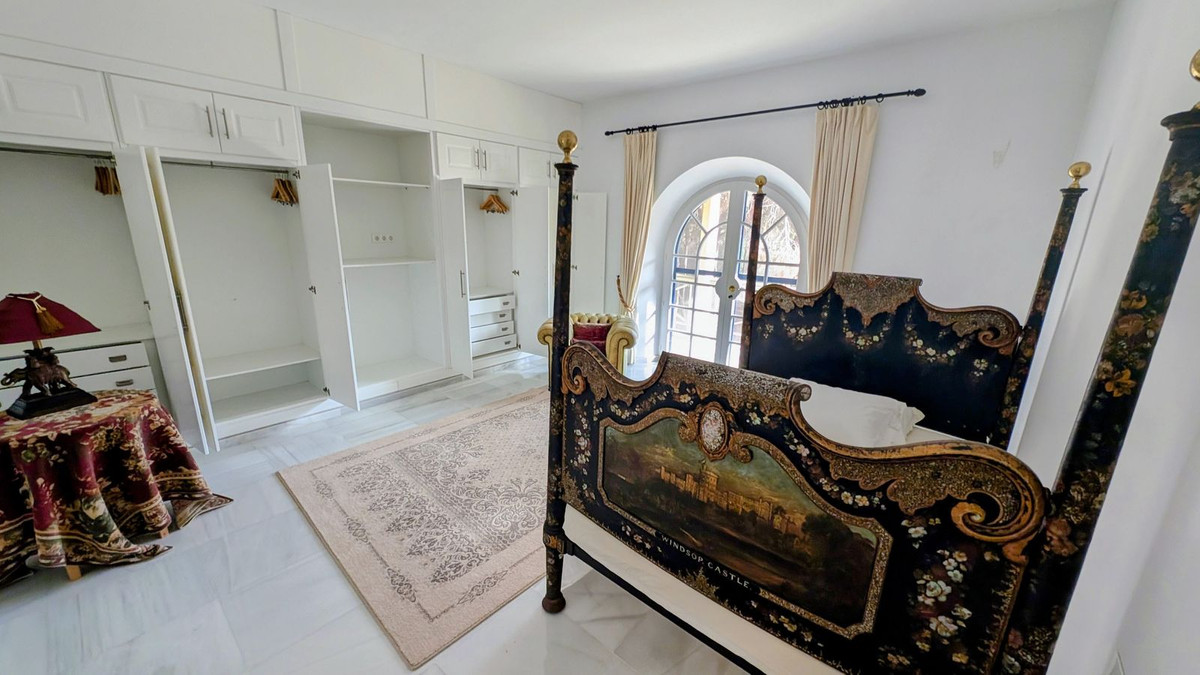 16 Bedroom Villa in Sotogrande - Photo 26