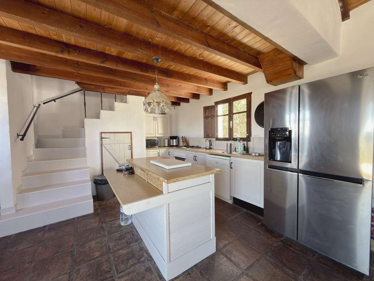 3 Bedroom Villa in Monda - Photo 14
