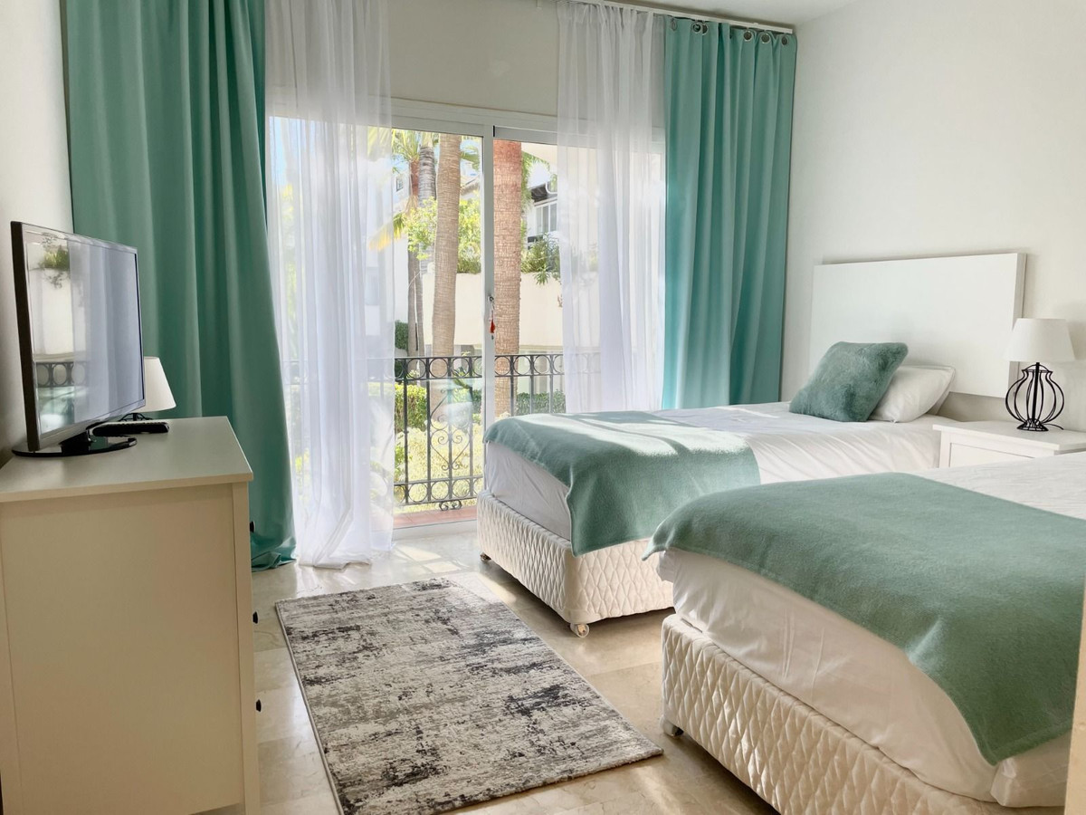 2 Bedroom Apartment in Marbella - Photo 11