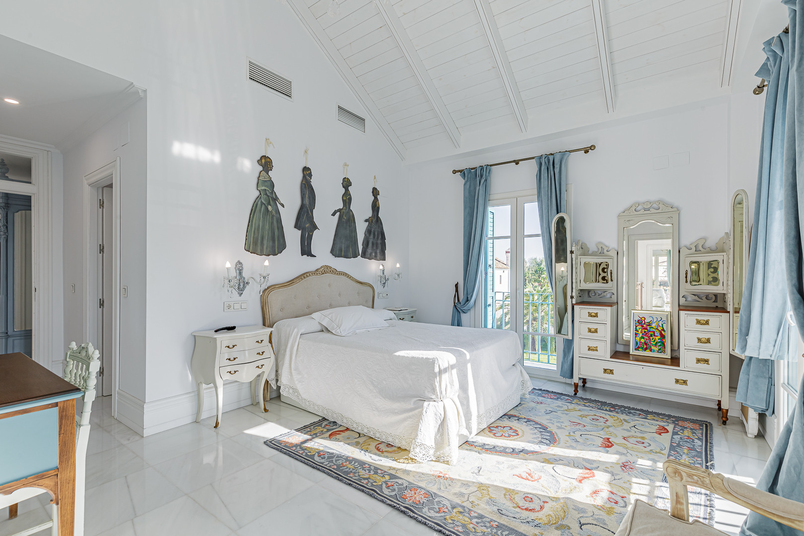 13 Bedroom Villa in Marbella - Photo 12
