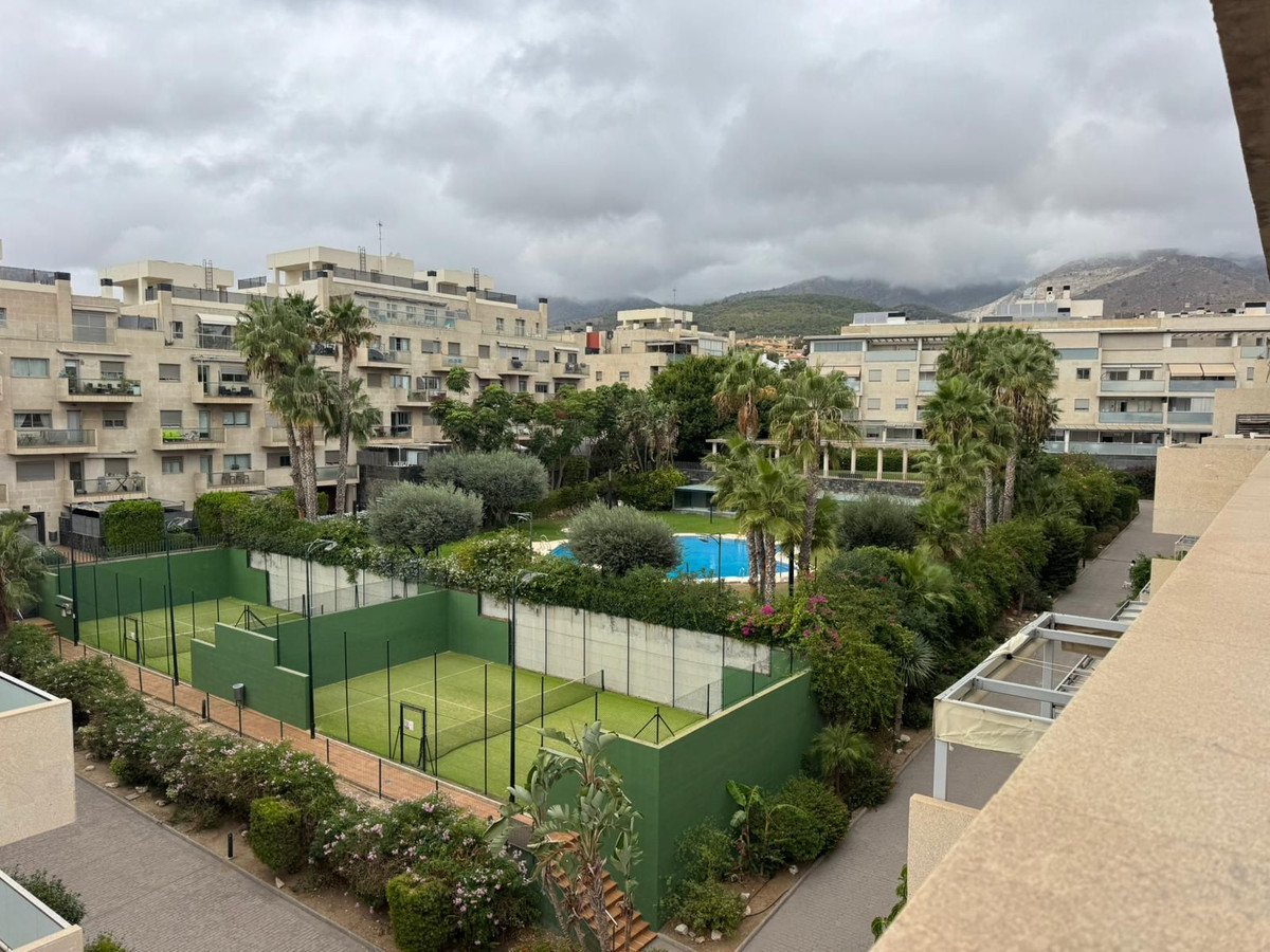 3 Bedroom Penthouse in Torremolinos - Photo 2