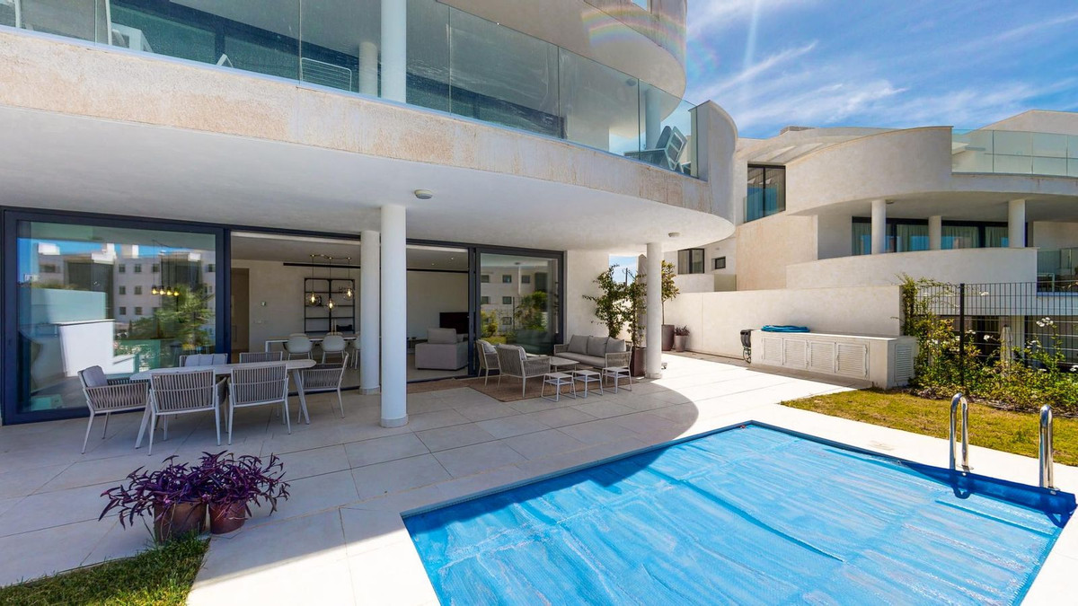3 Bedroom Apartment in Fuengirola - Photo 13