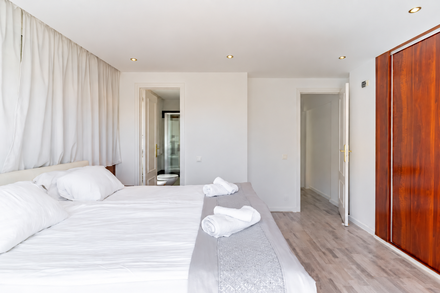 3 Bedroom Penthouse in Torremolinos - Photo 5