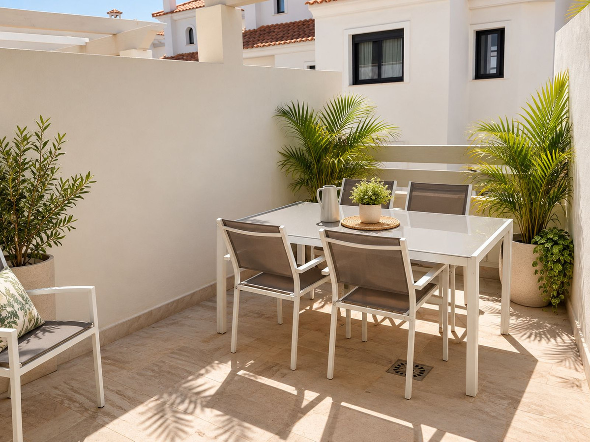 3 Bedroom Townhouse in Estepona - Photo 13