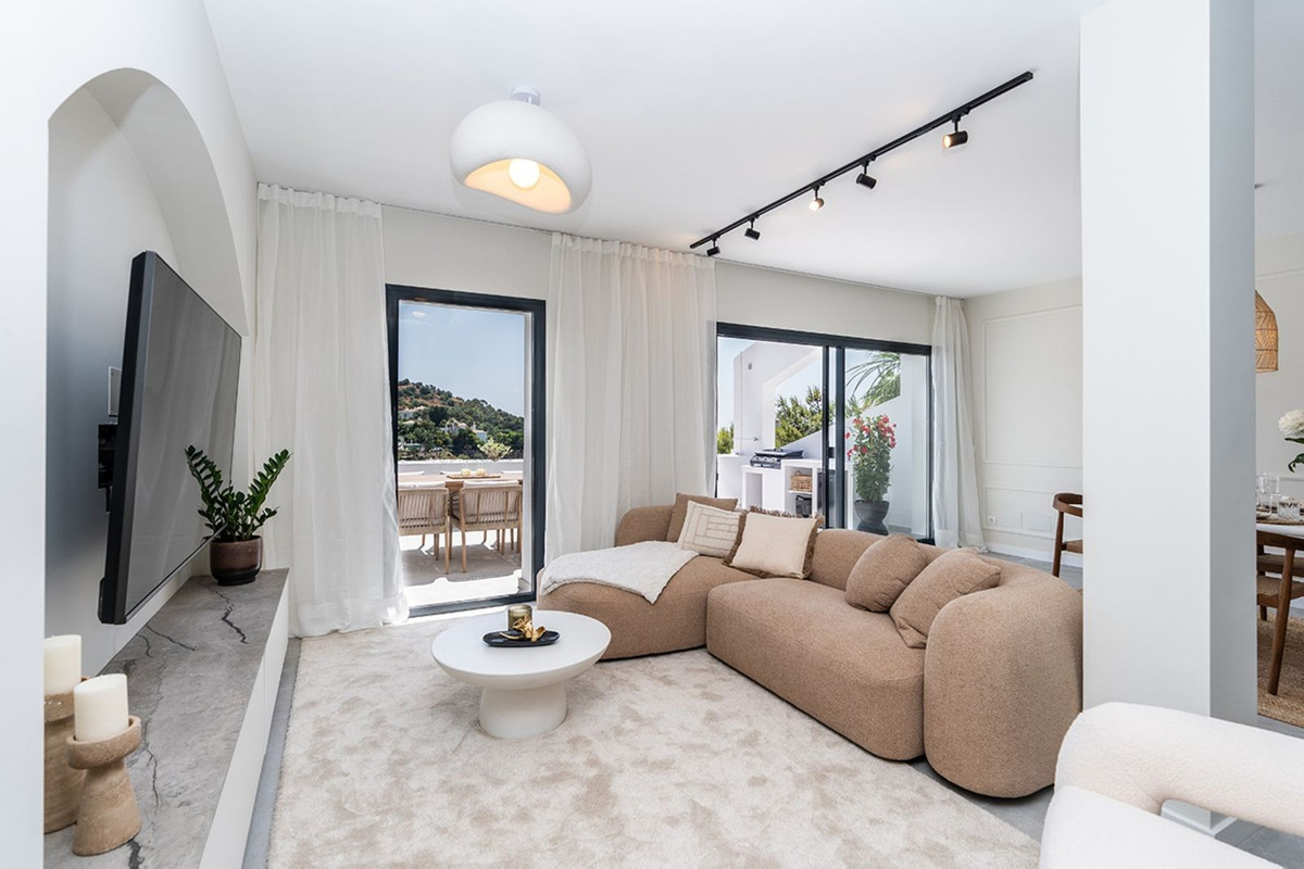 3 Bedroom Apartment in Benahavís - Photo 9