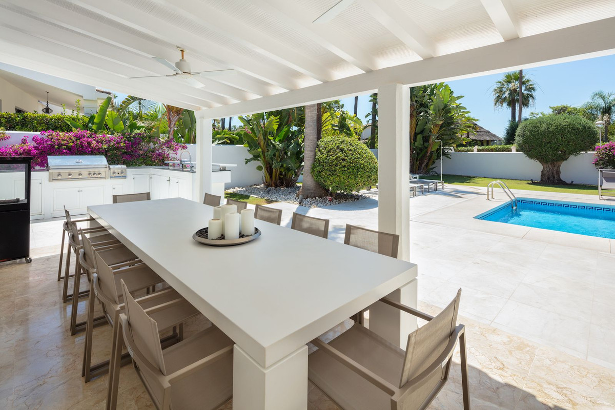 4 Bedroom Villa in Marbella - Photo 15