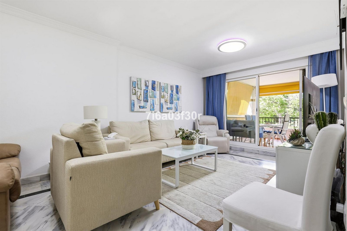 2 Bedroom Apartment in Marbella - Photo 3
