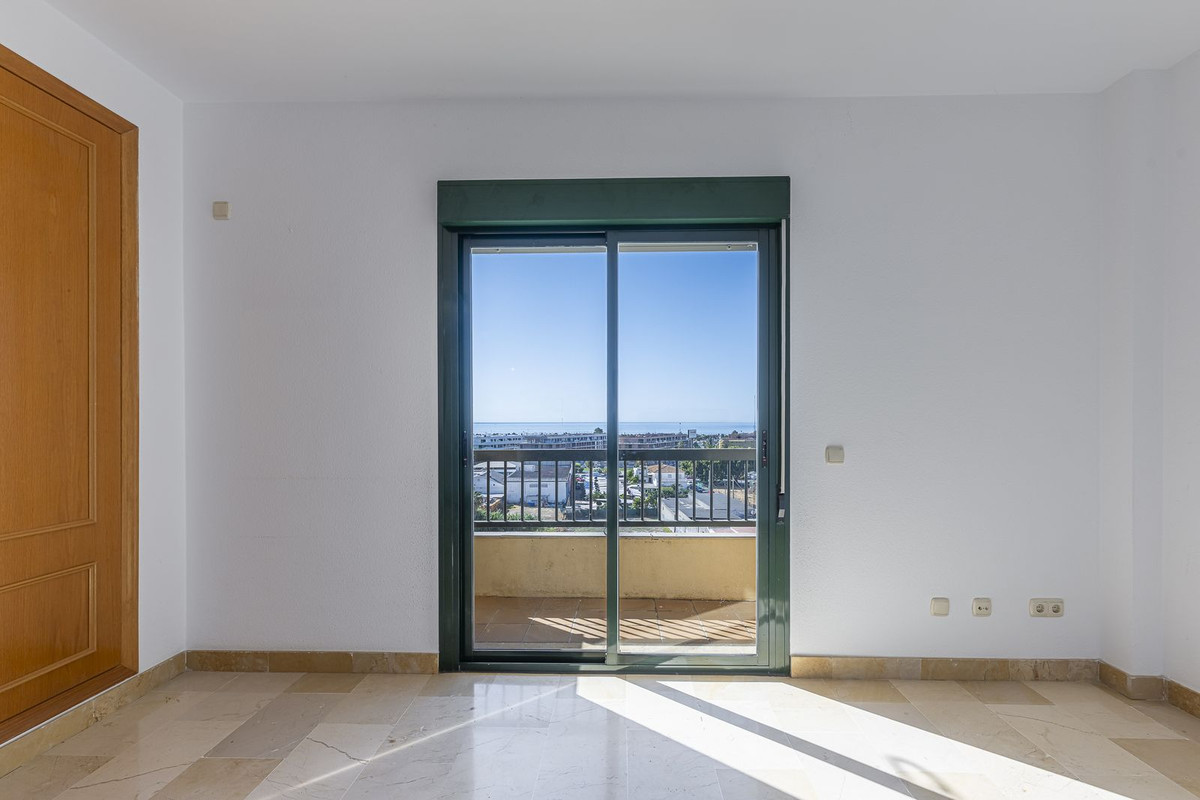 3 Bedroom Apartment in San Pedro de Alcántara - Photo 24