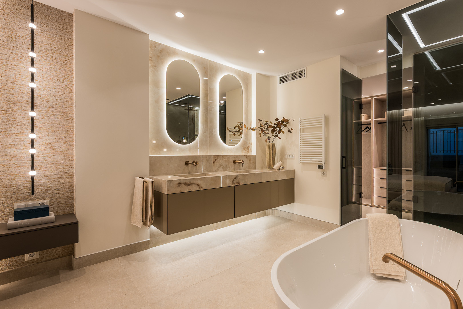 3 Bedroom Penthouse in Estepona - Photo 26