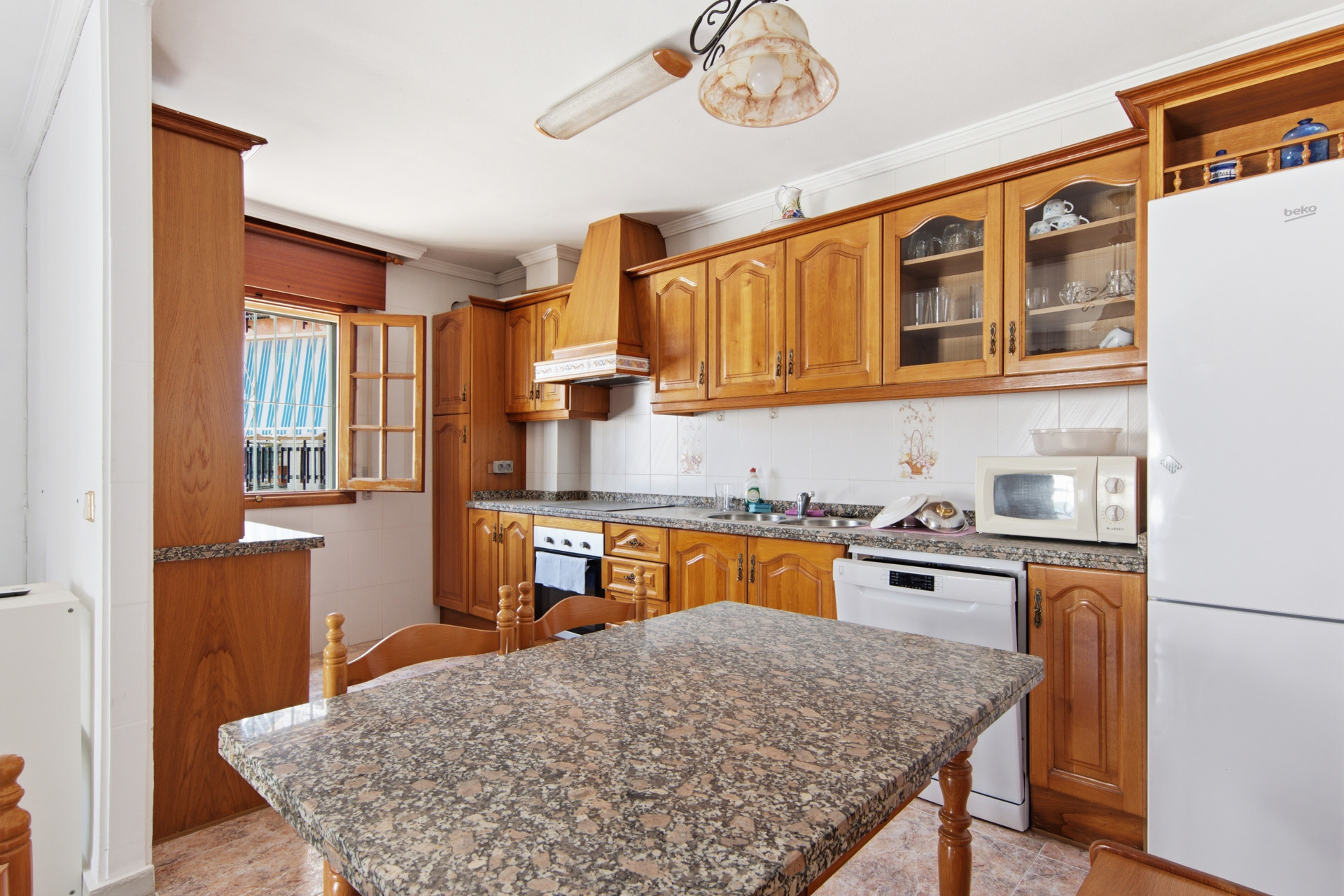 2 Bedroom Apartment in Estepona - Photo 5