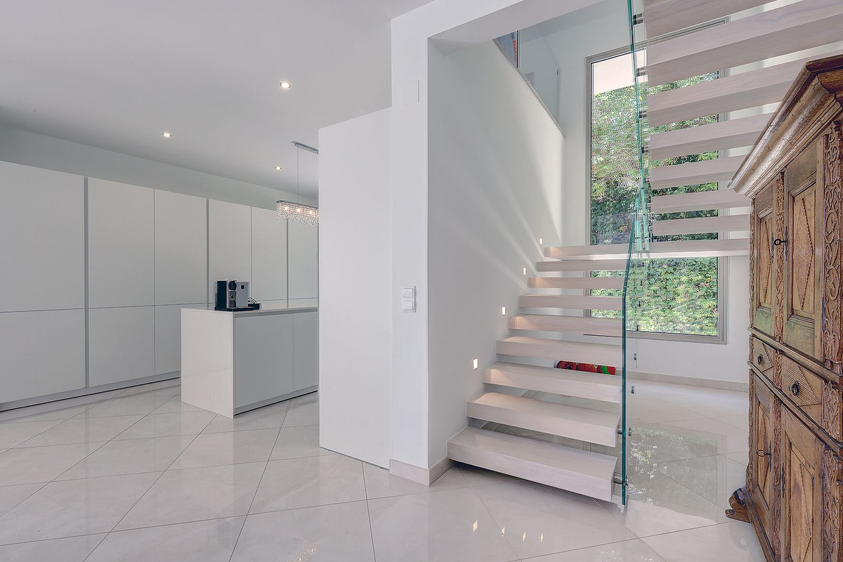 5 Bedroom Villa in Sotogrande - Photo 18