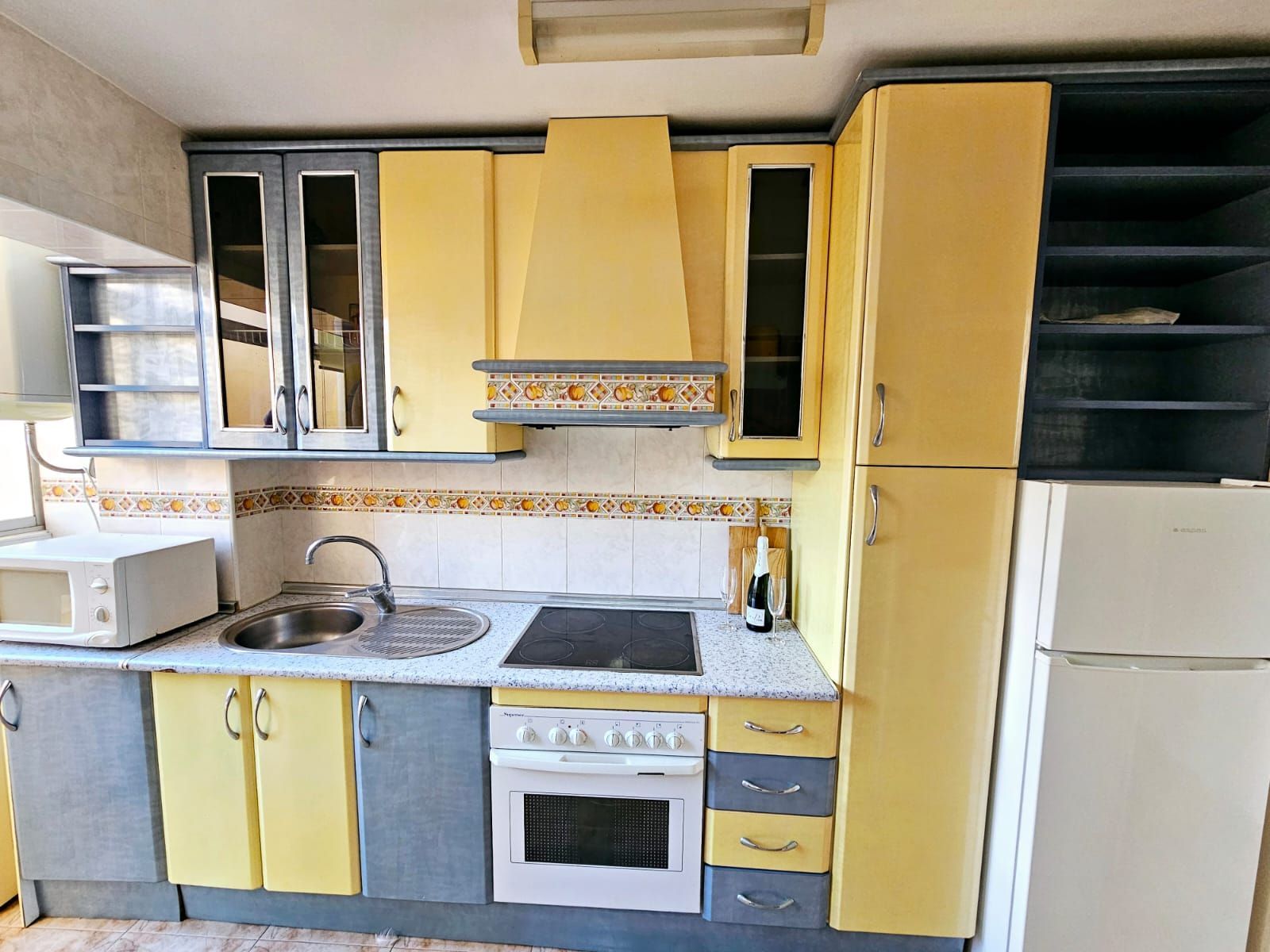 3 Bedroom Apartment in Fuengirola - Photo 4