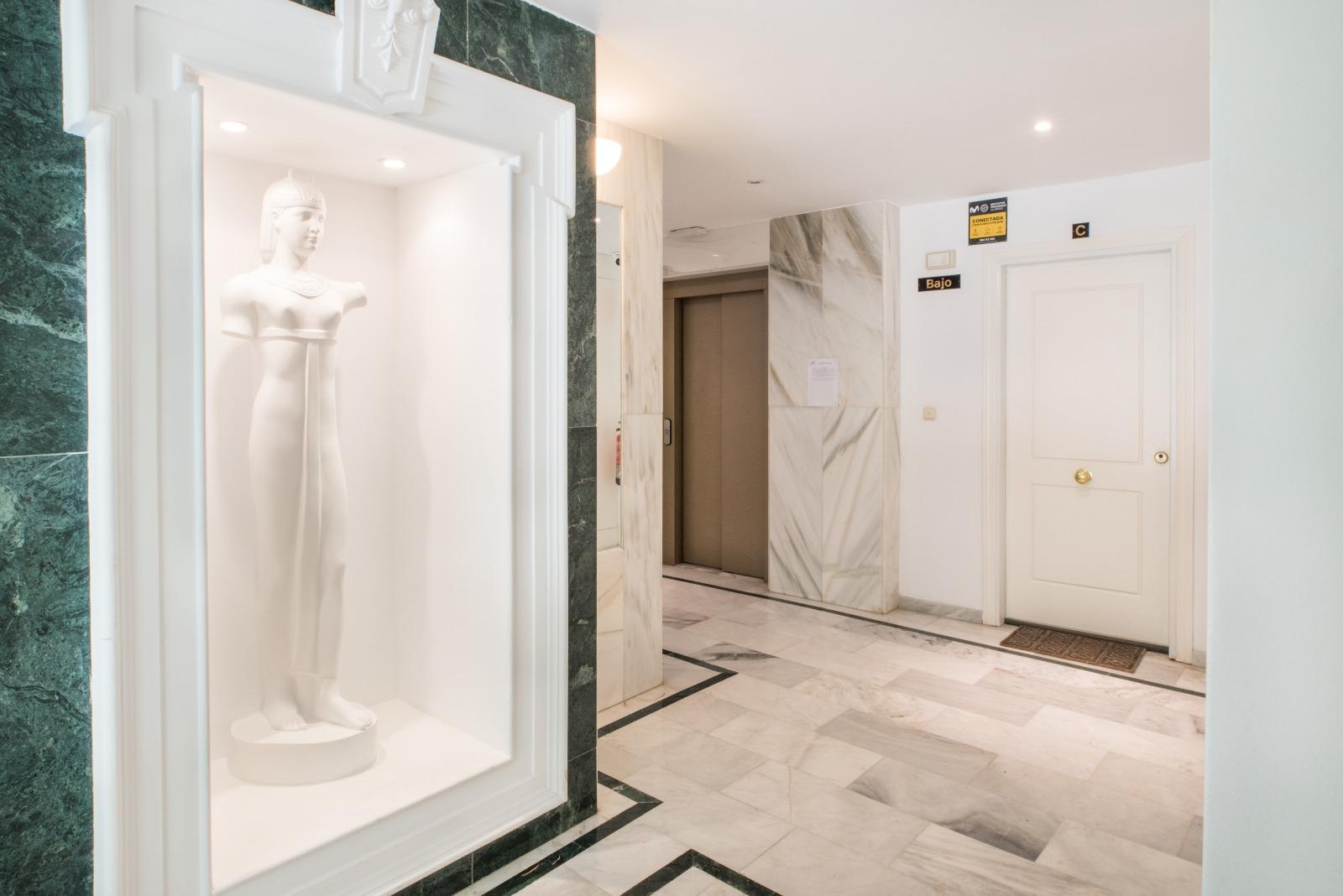 2 Bedroom Apartment in Marbella - Photo 12