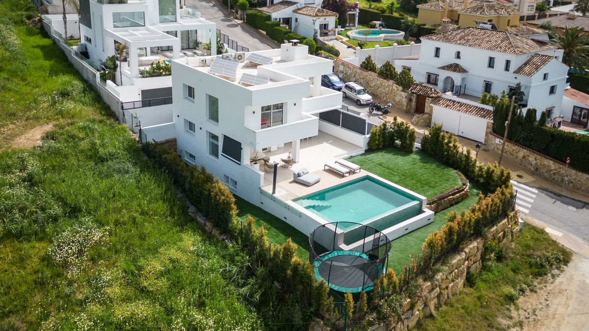 3 Bedroom Villa in Estepona - Photo 49