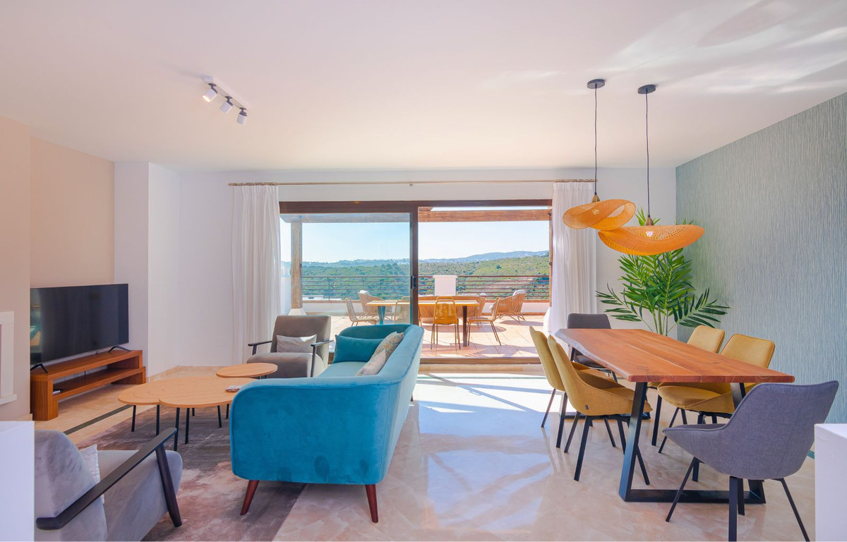 3 Bedroom Penthouse in Casares - Photo 10