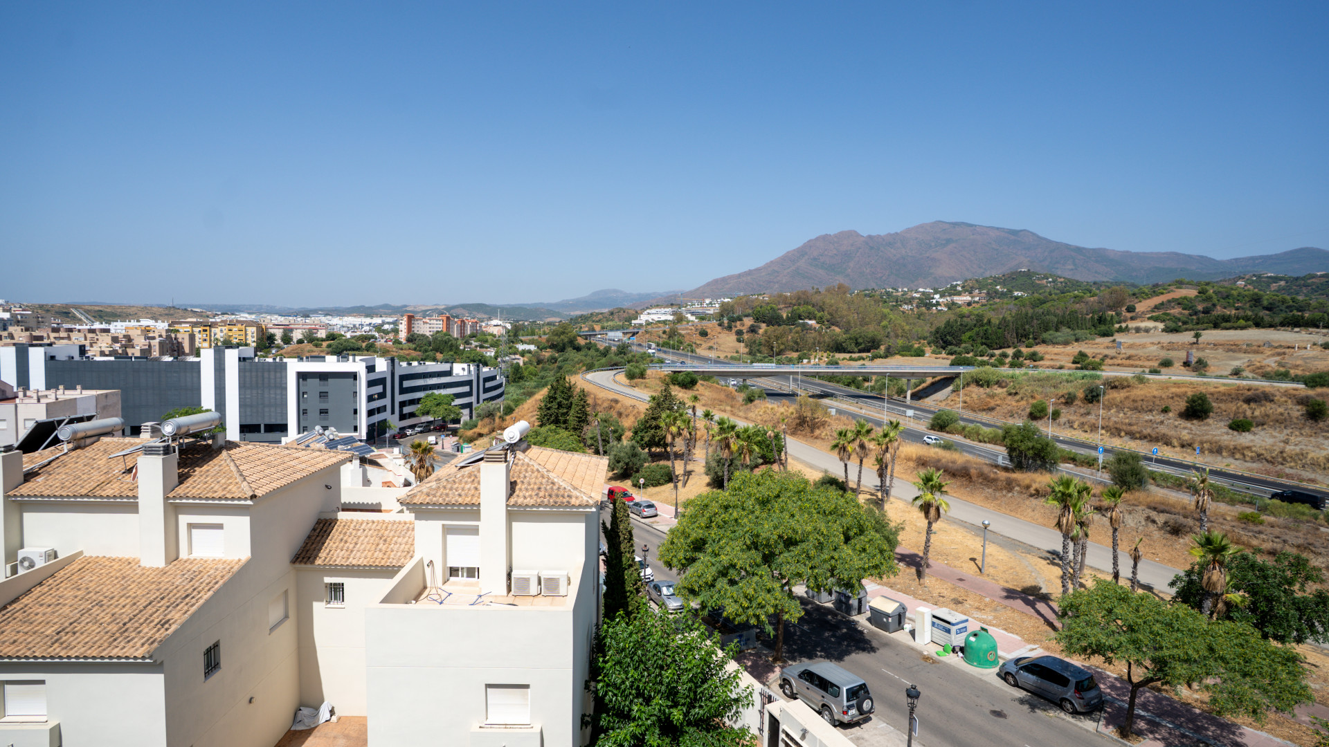 3 Bedroom Penthouse in Estepona - Photo 16