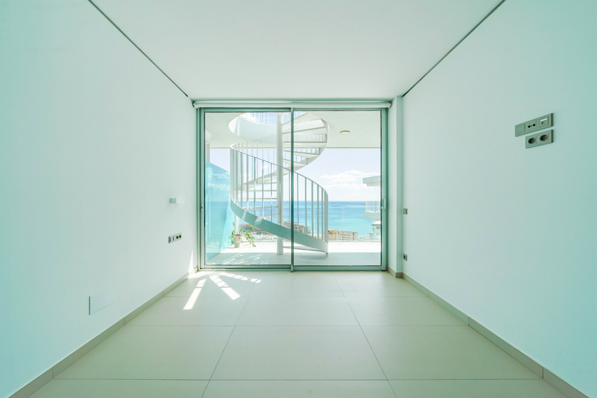 2 Bedroom Penthouse in Benalmádena - Photo 12