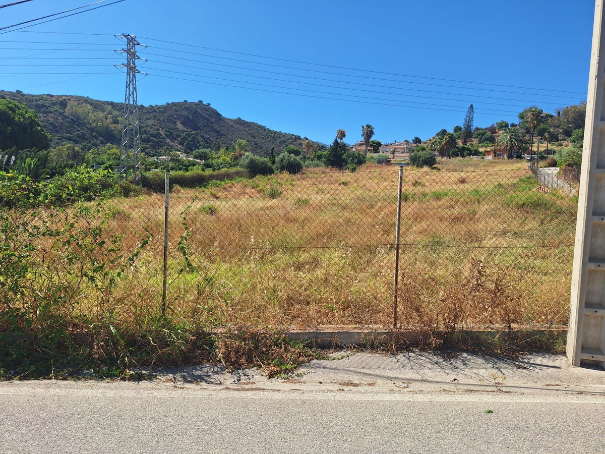 6,076 m² Plot in Estepona - Photo 4