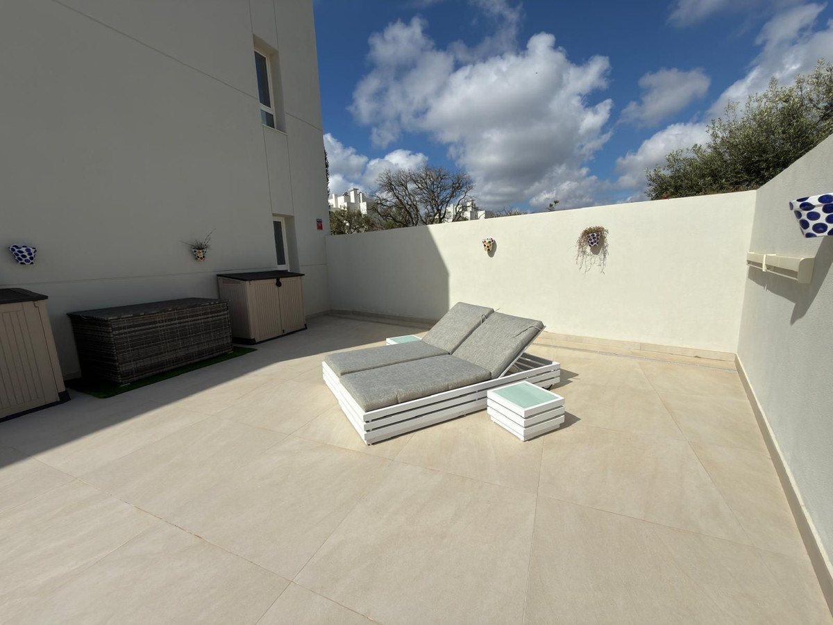 3 Bedroom Apartment in San Roque - Photo 25
