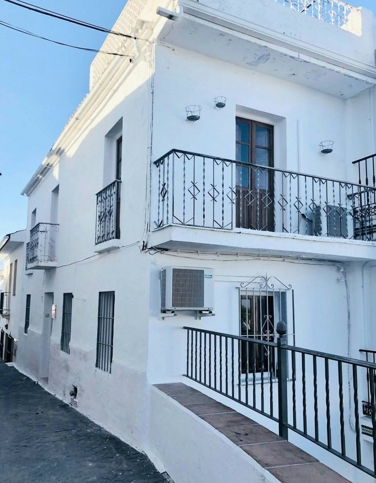 3 Bedroom Townhouse in Guaro - Photo 24