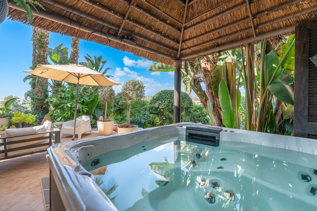 3 Bedroom Apartment in Marbella - Photo 6