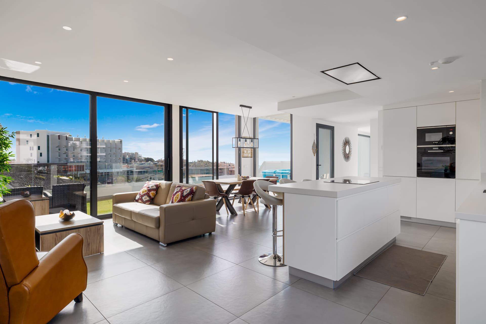 2 Bedroom Penthouse in Benalmádena - Photo 18