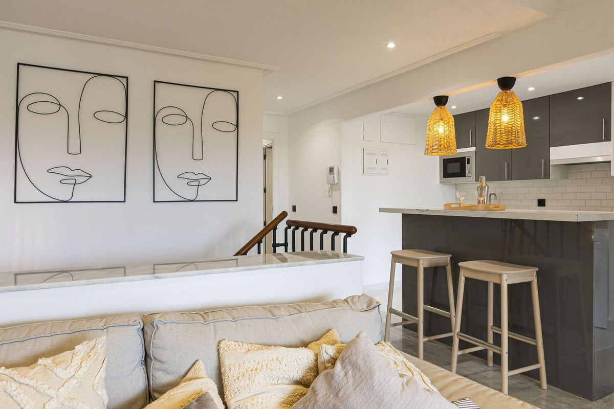 2 Bedroom Apartment in Marbella - Photo 16