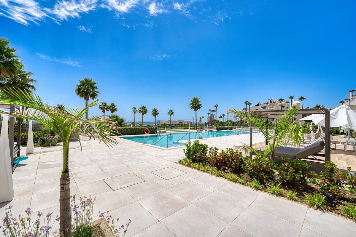 3 Bedroom Apartment in Estepona - Photo 26