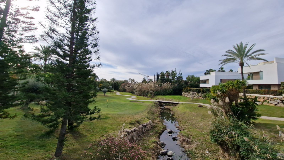 9,751 m² Plot in Estepona - Photo 8