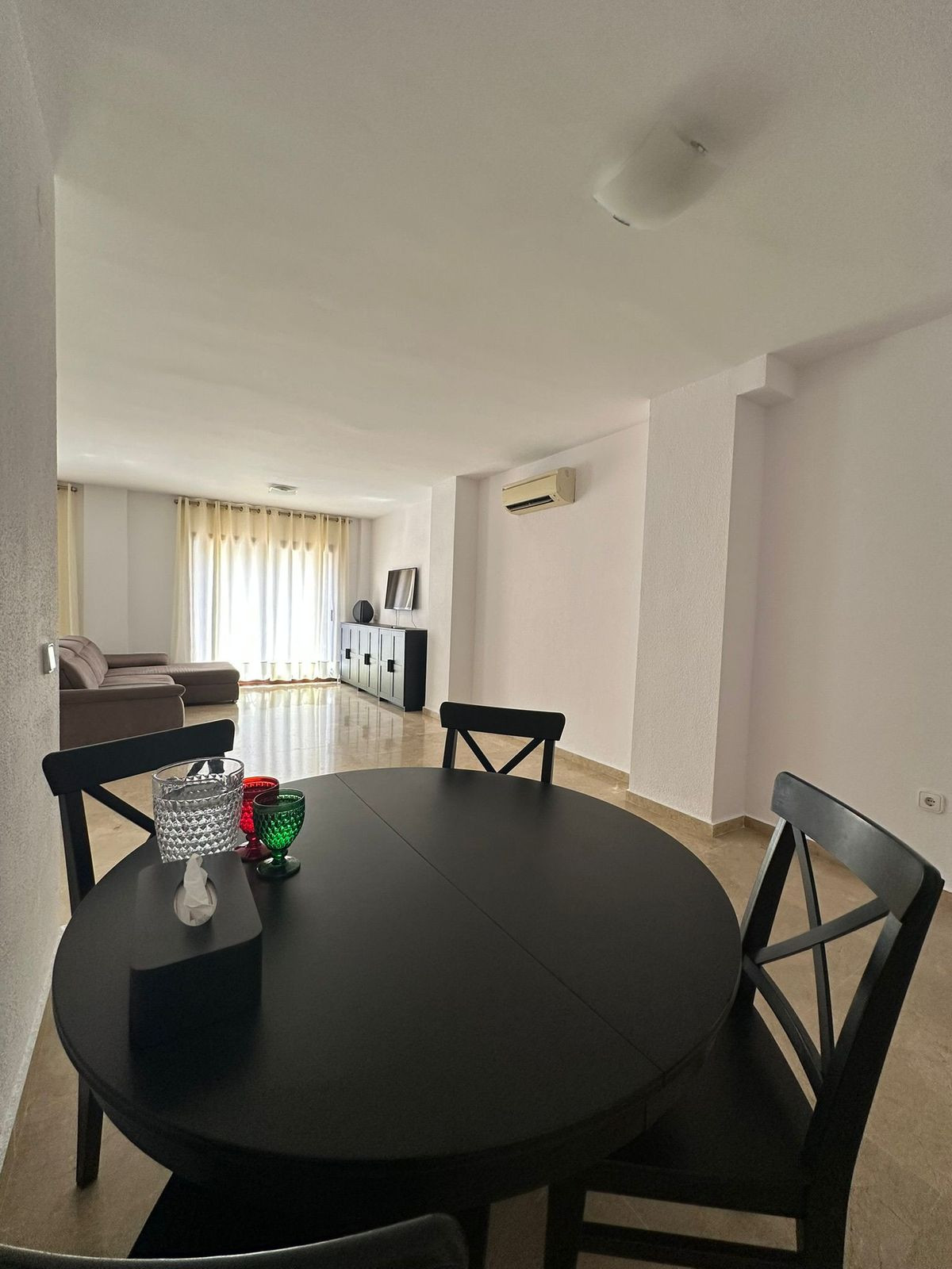 3 Bedroom Apartment in Marbella - Photo 11