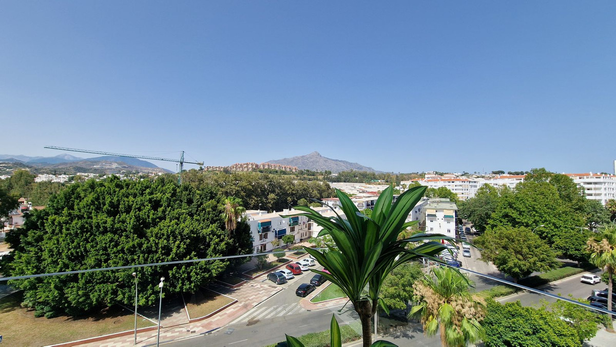 3 Bedroom Apartment in Marbella - Photo 8