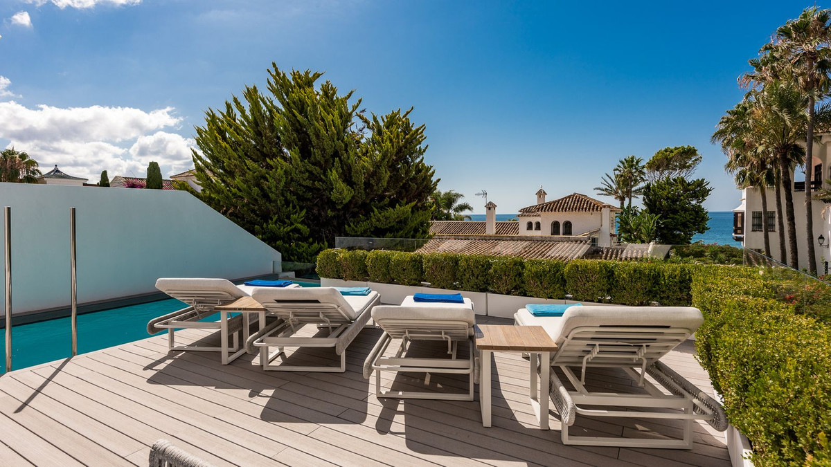 4 Bedroom Villa in Marbella - Photo 5