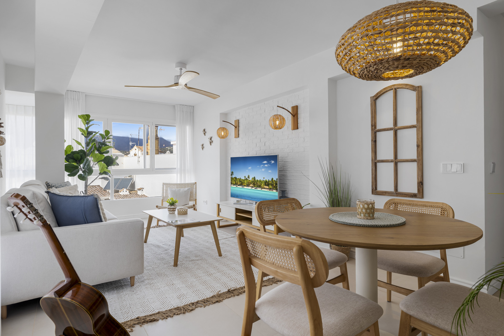 2 Bedroom Penthouse in Estepona - Photo 3