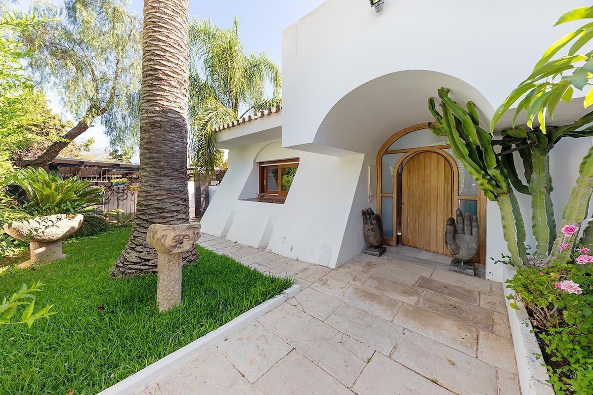 7 Bedroom Villa in Marbella - Photo 10