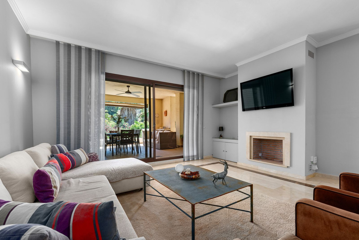 2 Bedroom Apartment in Benahavís - Foto 4