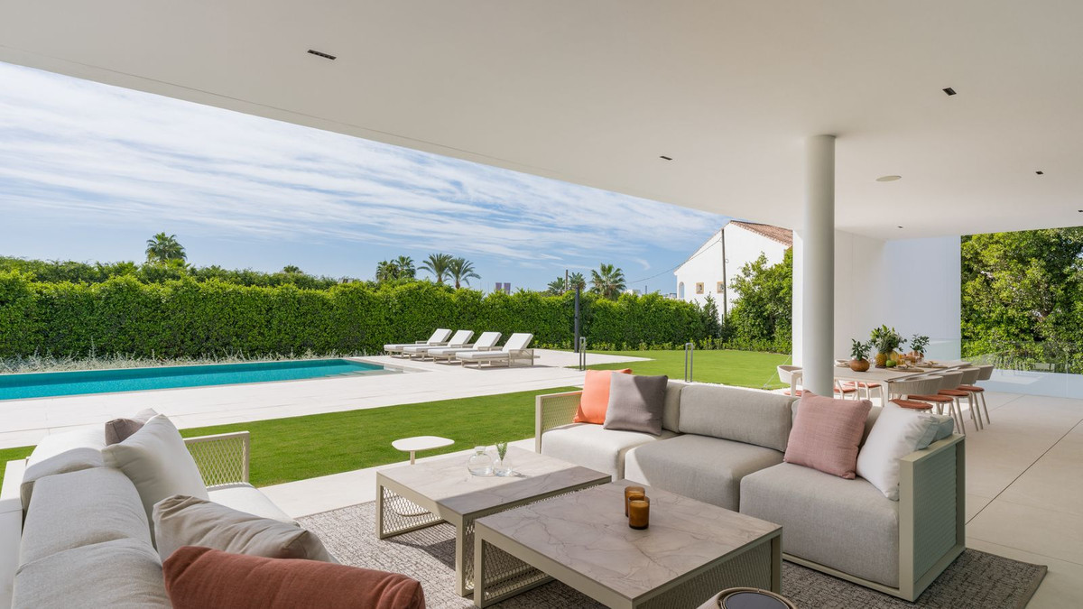 5 Bedroom Villa in Marbella - Photo 23