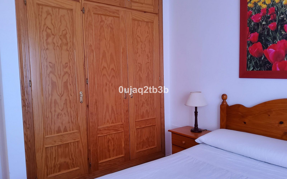 6 Bedroom Villa in Estepona - Photo 28