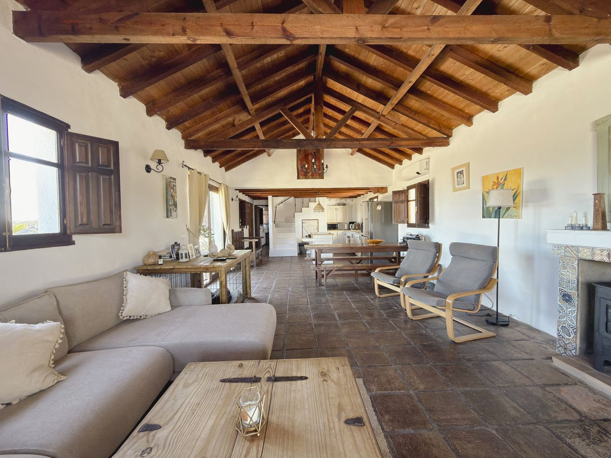 3 Bedroom Villa in Monda - Photo 9