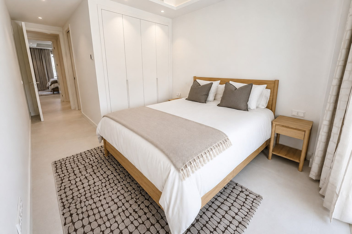 3 Bedroom Apartment in Marbella - Photo 18