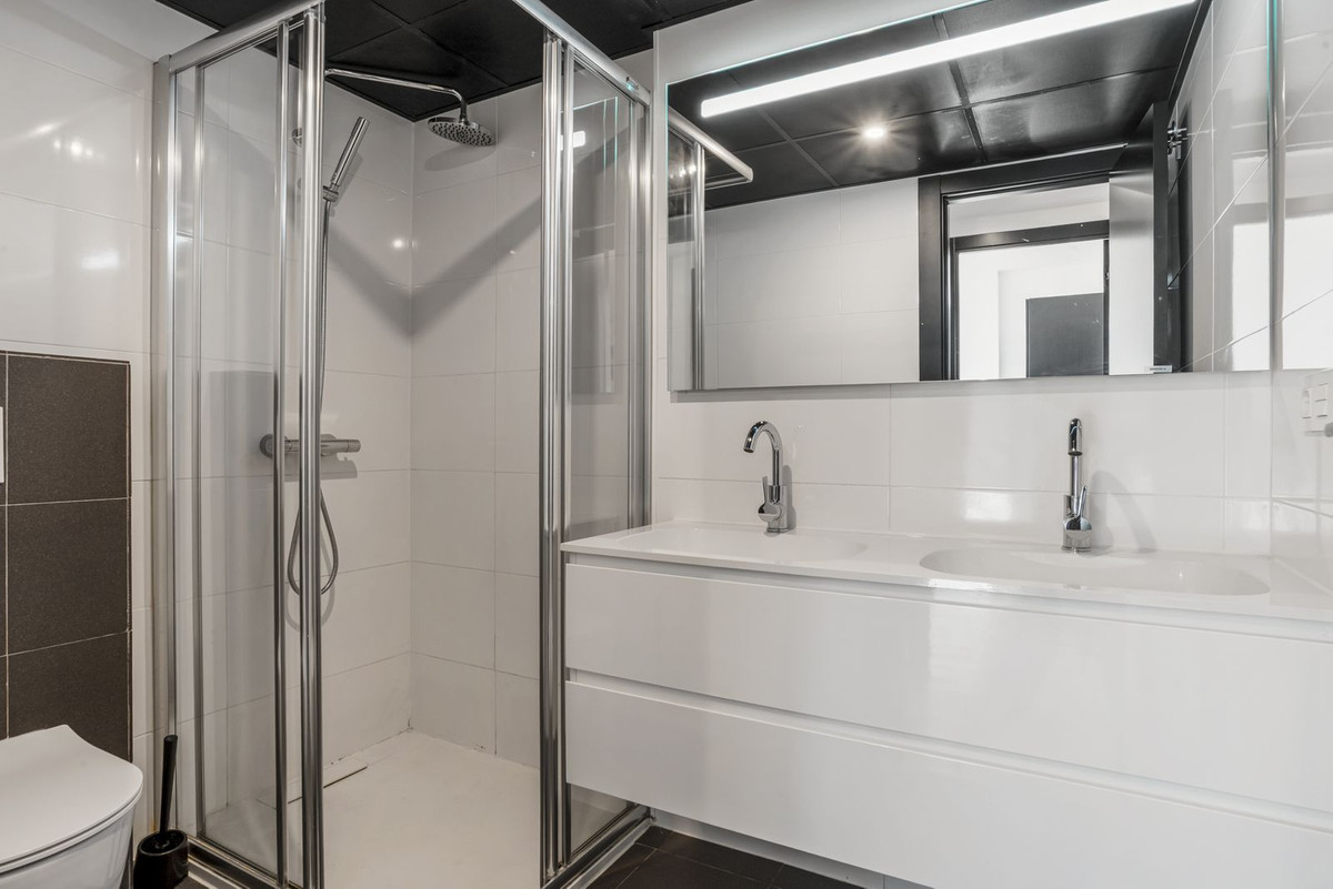 2 Bedroom Apartment in Mijas - Photo 13
