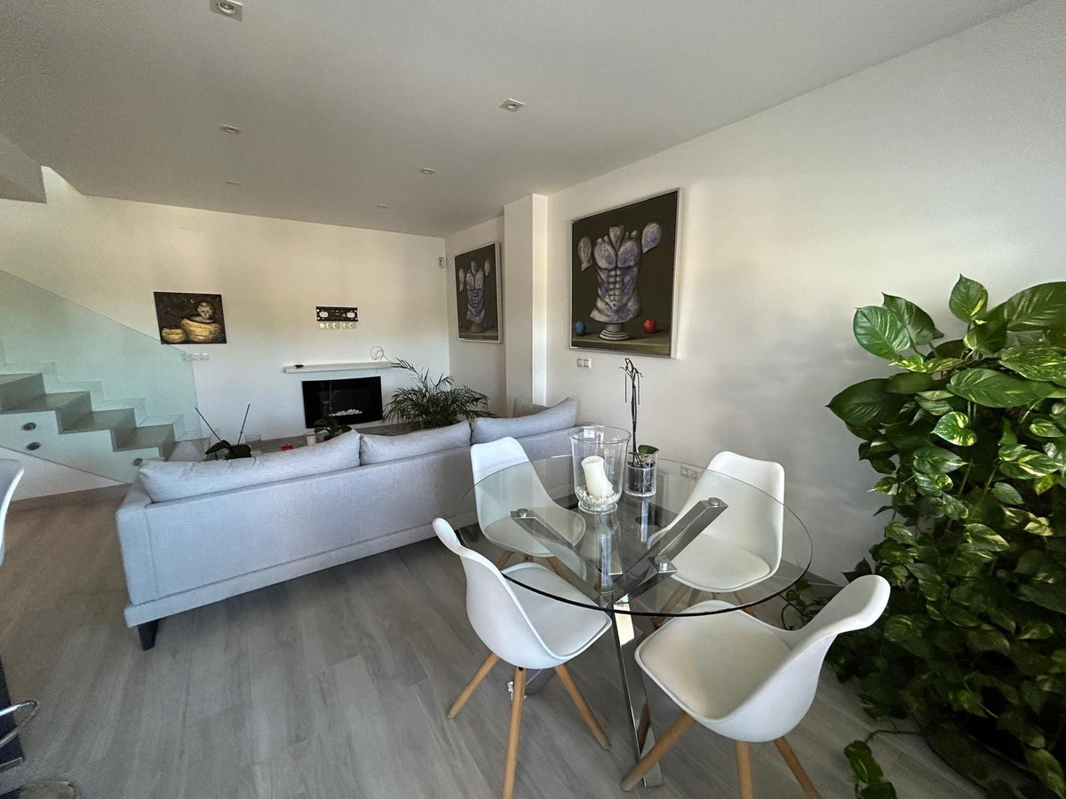 Piso de 3 dormitorios con piscina en Málaga – Foto 4