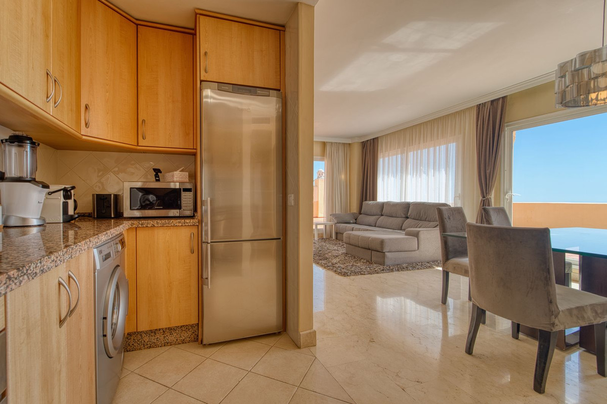 Piso de 3 dormitorios con piscina en Málaga – Foto 8