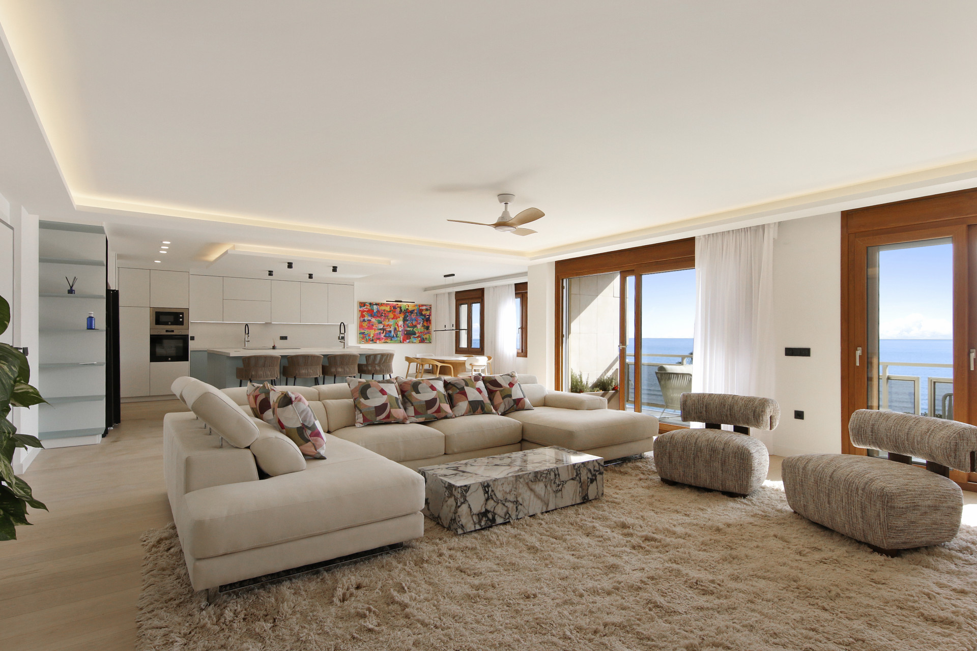 3 Bedroom Penthouse in Estepona - Photo 2
