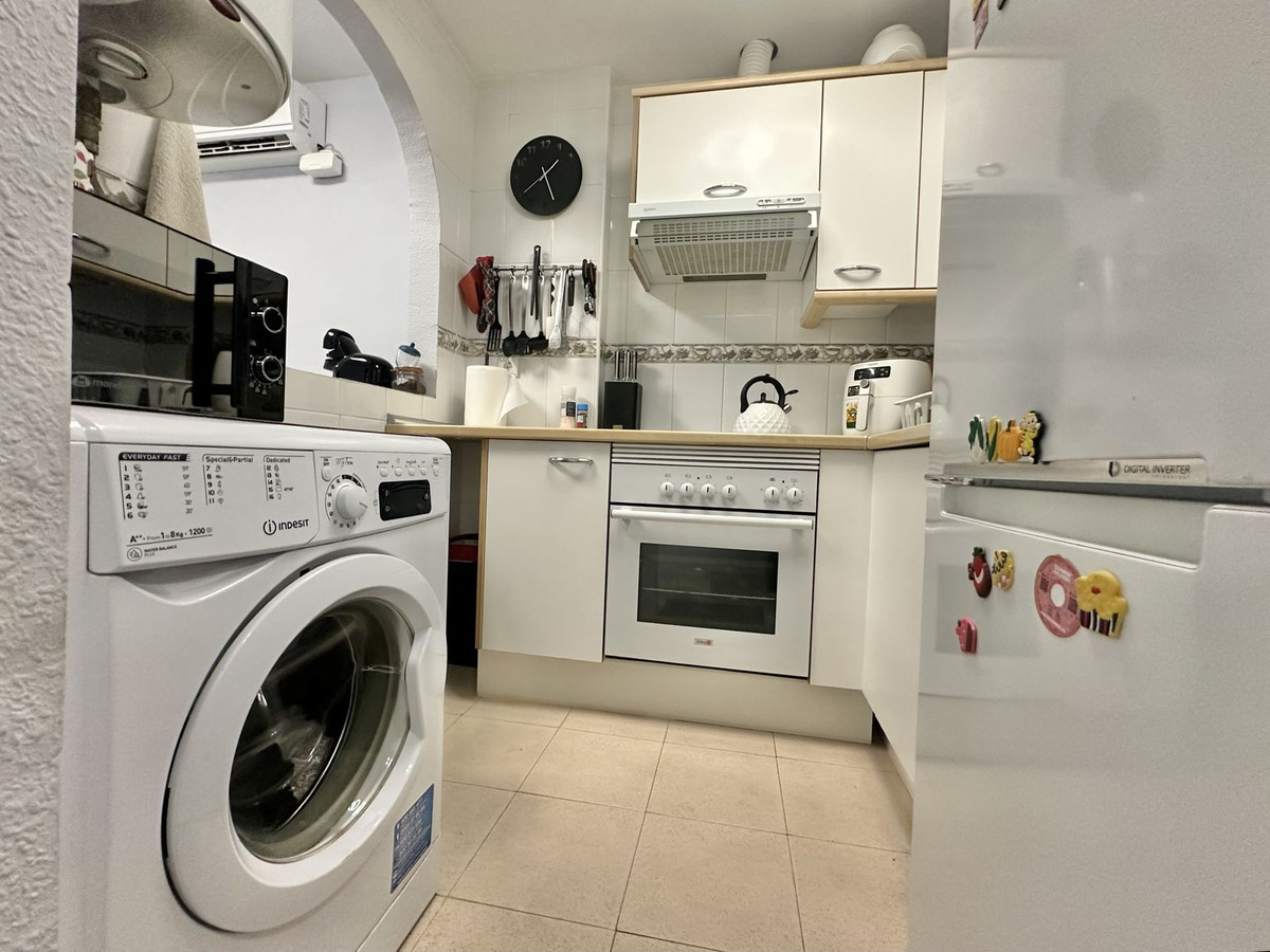 2 Bedroom Apartment in Mijas - Photo 3