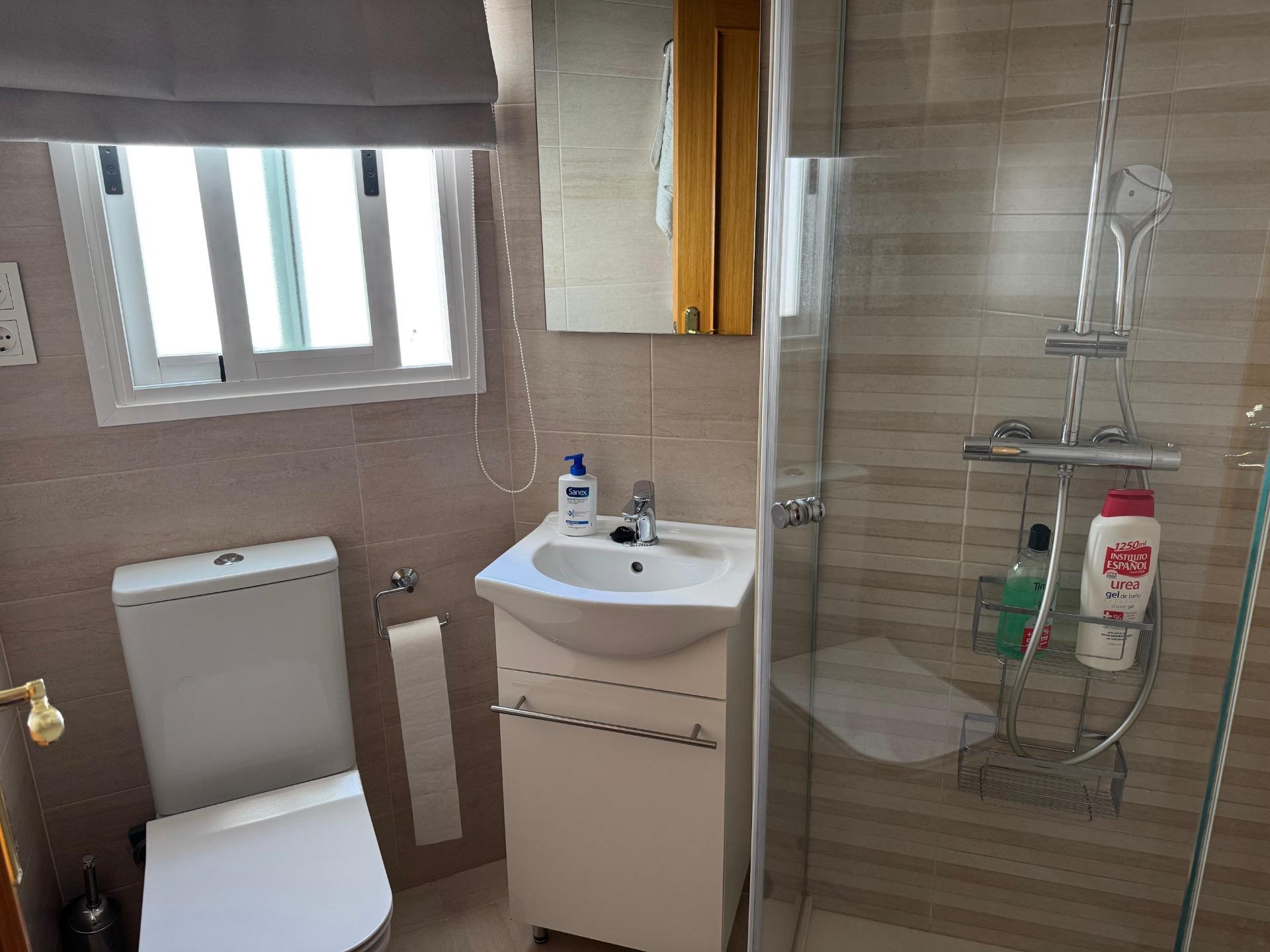 4 Bedroom Penthouse in Estepona - Photo 14