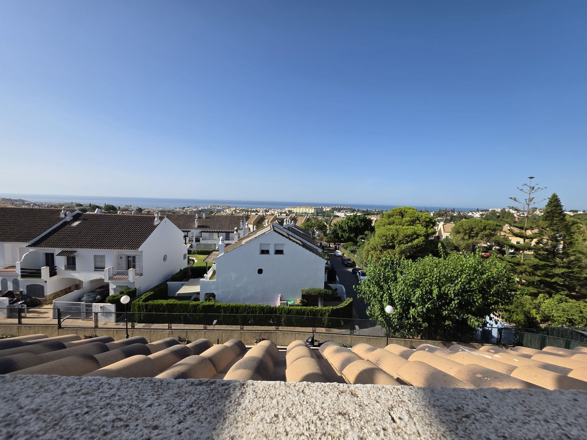 4 Bedroom Townhouse in Marbella - Photo 4